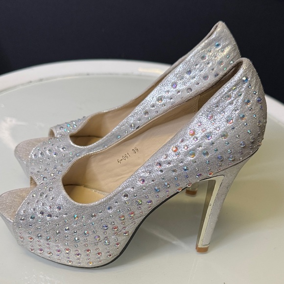 METRO WEDDING HEELS Elegant Silver Peep-Toe Heels SWAROVSKI CRYSTALS - Picture 1 of 10